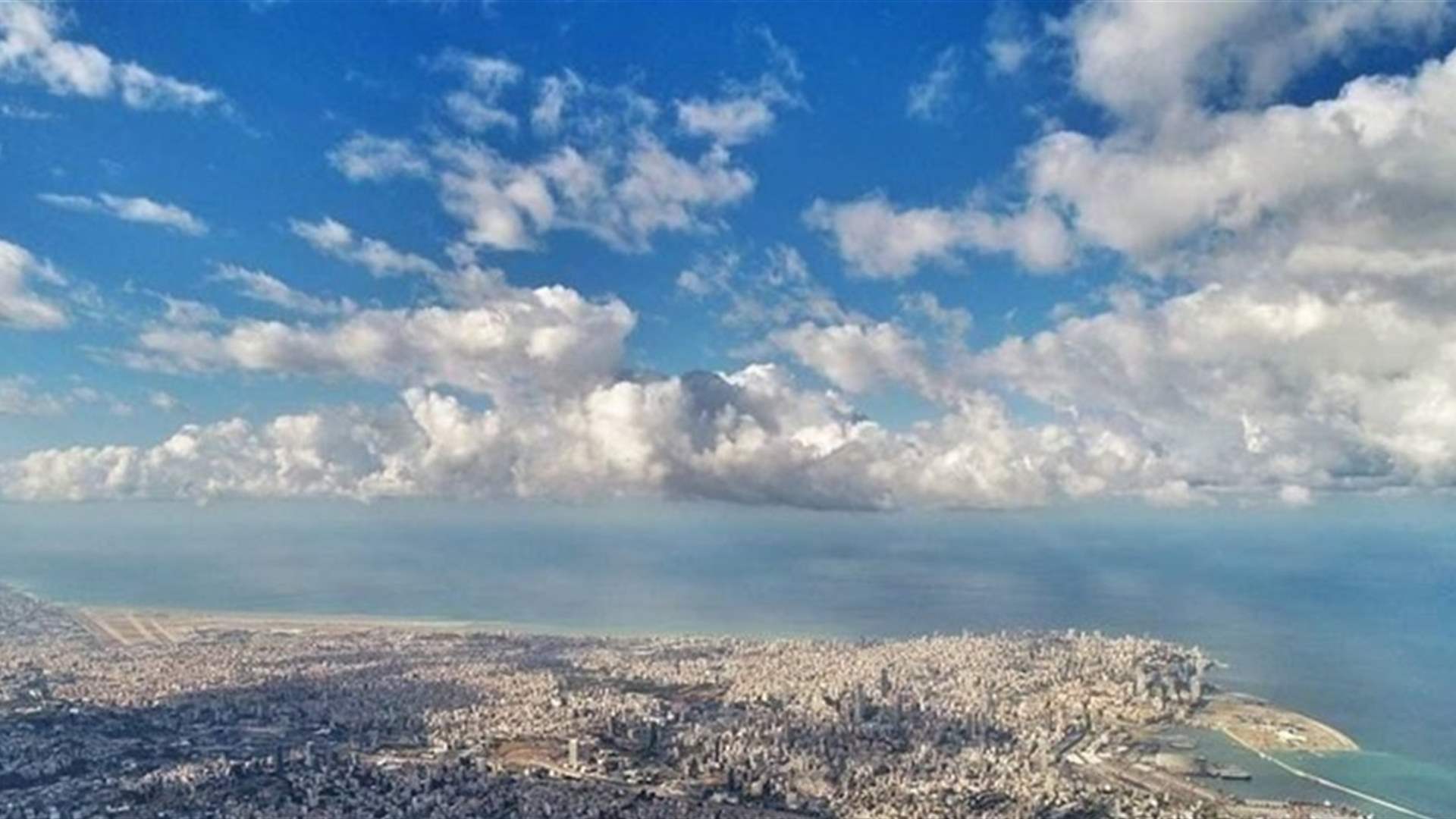 كتل دافئة تسبق منخفضًا جويًا: ماذا يحمل لنا الطقس
