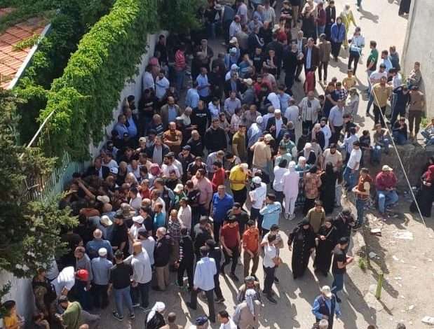 صوت الانتخاب يُسمع… والسـ ـكاكين أيضًا! ماذا يحدث في فنيدق؟