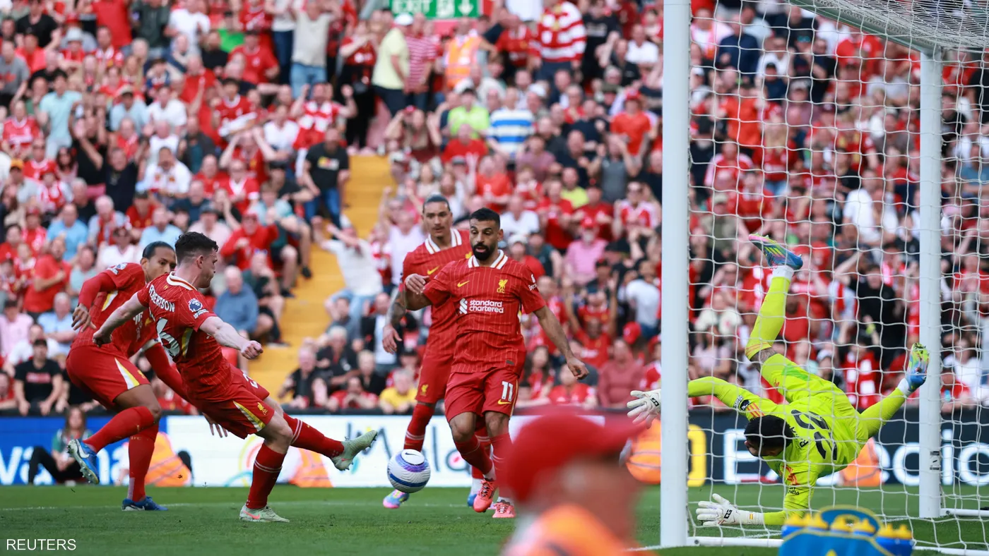 أرني سلوت يُعيد تشكيل دفاع ليفربول.. صفقة مرتقبة تُشعل الميركاتو!