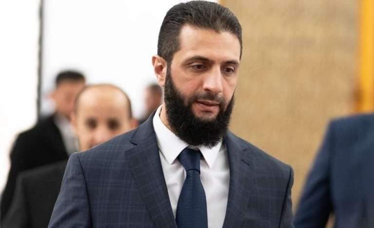 بعد إغلاقه لمكتب شقيقه، الشرع يوبخ مجموعة من مواليه