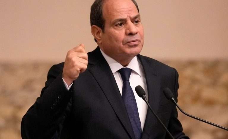 السيسي يمنح ترامب "قلادة النيل"