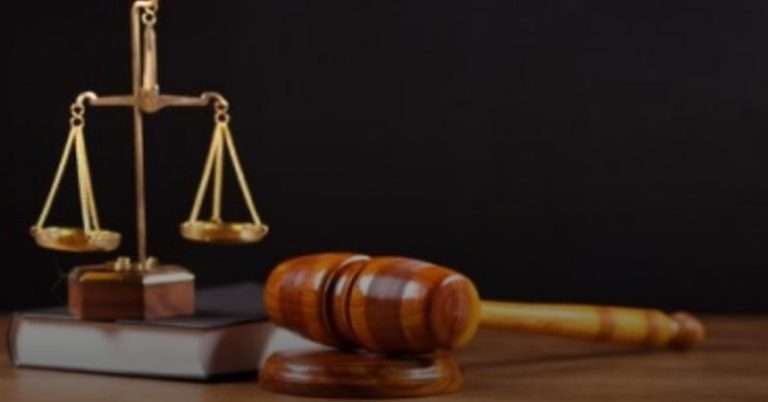 وزير الاقتصاد في خطوة غير مسبوقة...من المسؤول عن التجاوزات في ملف التأمين؟