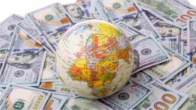 انهيار أم انتعاش؟ سعر الدولار يضرب الأسواق بقوة صباح اليوم!