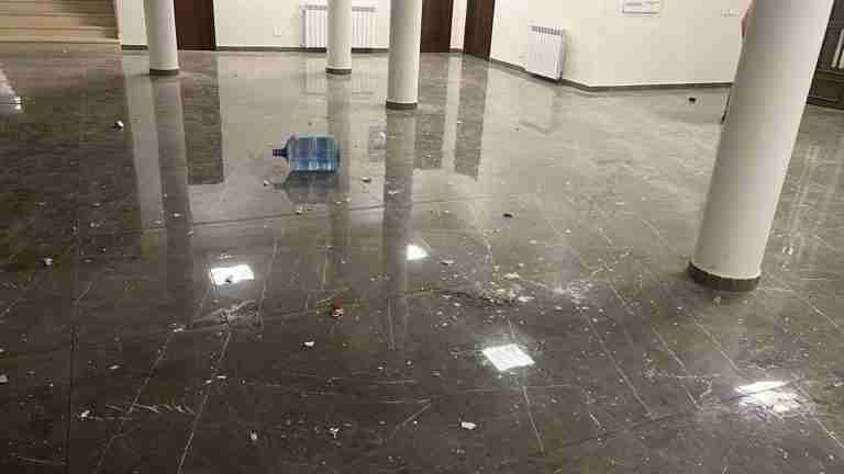 ليلة الخراب في رأس بعلبك: اقتحام بلديّة بأيدٍ صغيرة وأسئلة كبيرة