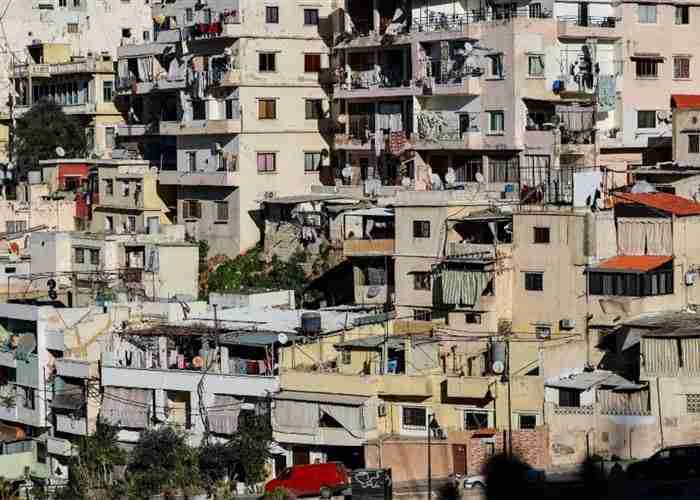 بدل زهيد وأرباح بالدولار: المالكون يدفعون ثمن العقار والقرار