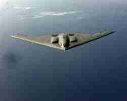 2. B-2 تتحرّك بصمت.. والعيون على أعماق إيـ ـران