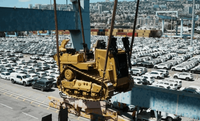دروع واقية للجرافات... وأين الدروع لأهالي غـ ـزة؟