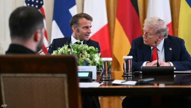 ميكروفون مفتوح يكشف همس ترامب: بوتين بدو صفقة!