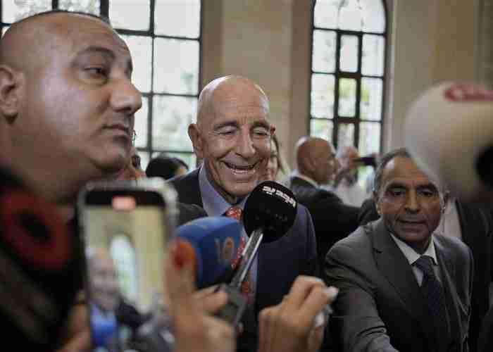 بين ترامب والكونغرس... السفراء عم يتخبّطوا واللبنانيين ناطرين