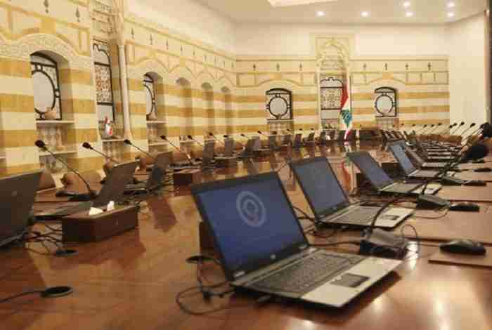 الدولة بدها السـ ـلاح... وحـ ـزب الله مش ناوي يسلّم!