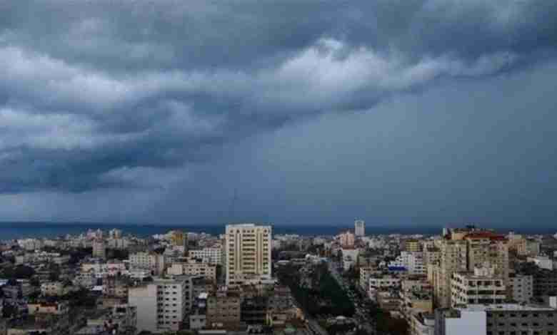 صيف لبنان يهدأ قليلاً... والبحر يهمس بأمواجه المعتدلة