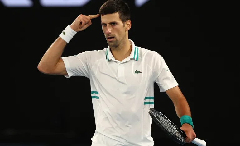 انتقد الرئيس وفر من البلاد.. ماذا يحصل مع ديوكوفيتش في صربيا؟