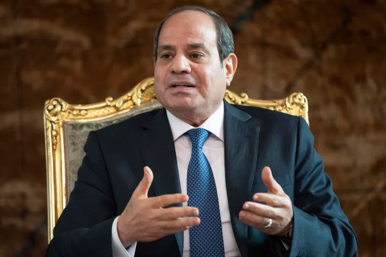 السيسي يدعو لنشر قوات دولية في غزة ويخطط لمؤتمر الإعمار