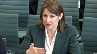 بريطانيا تتعهد بتقليص البيروقراطية لتحقيق النمو