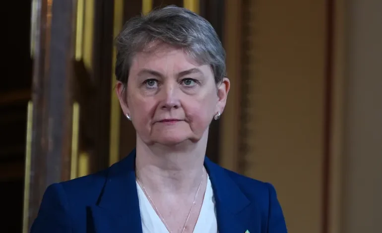 وزيرة الخارجية البريطانية: علينا تحويل وقف إطلاق النار بغزة إلى سلام مستدام