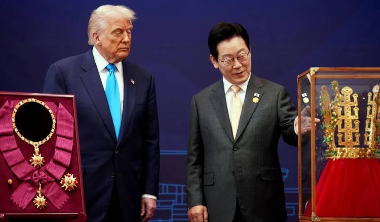 وسام "موغونغهوا العظيم" وتاج يجسدان رابطاً تاريخياً بين ترامب وكوريا الجنوبية