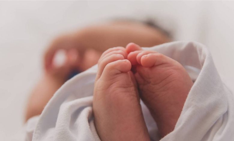 حالة مأساوية صادمة... جثة طفل حديث الولادة.. التفاصيل