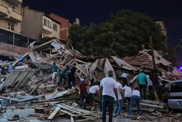 زلزال عنيف يهز تركيا مجدداً... والسلطات تتجهز