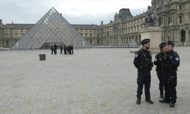 اللوفر مجددًا في دائرة الحدث بعد اكتشاف غير متوقّع...