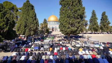 آلاف المصلين يؤدون صلاة الجمعة في الأقصى