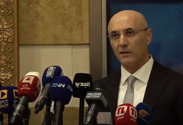 من المصيلح... وزير الداخلية يؤكد التمسك بالجيش ودعمه الكامل