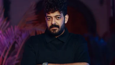 بعد عام من وفاة نجله.. مغني شعبي يتعرض لحادث سير مروّع