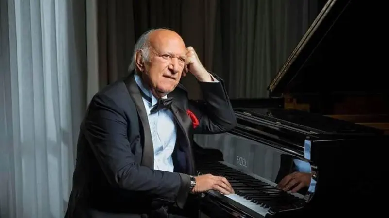 نقل موسيقار كبير إلى العناية المركزة