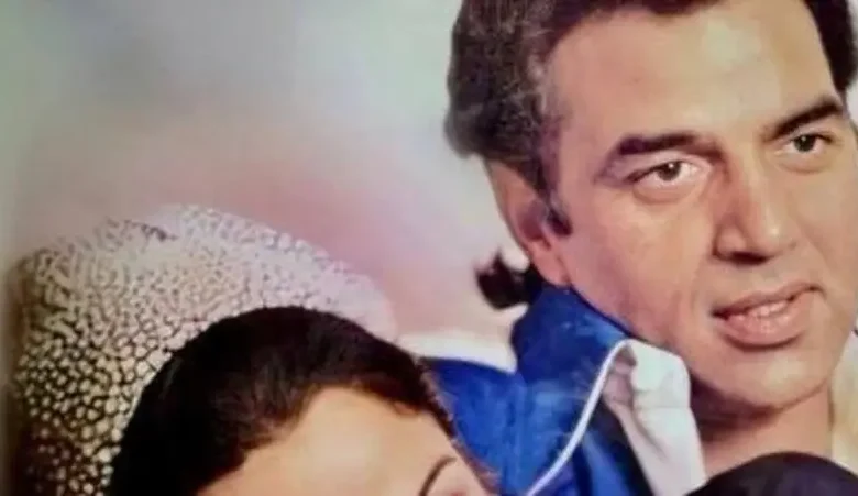 وفاة نجم بوليوود دارمندرا عن 89 عاما