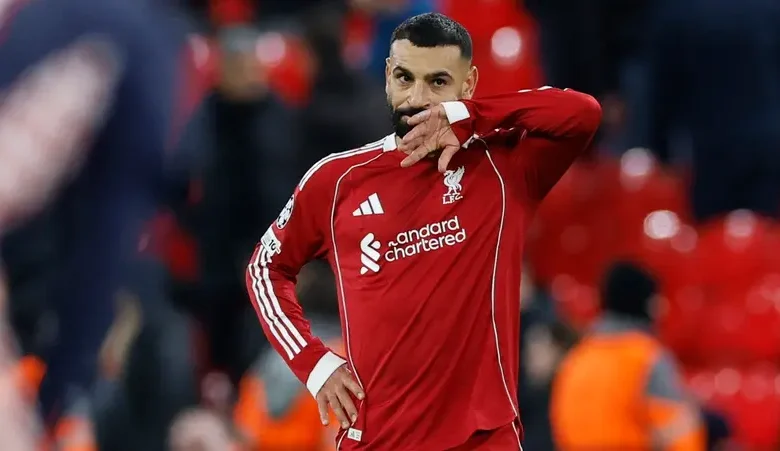 أساطير ليفربول يطالبون بالتخلص من محمد صلاح