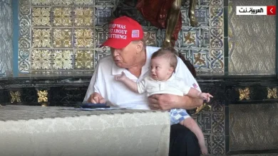 شاهد ترامب يحمل حفيده اللبناني..