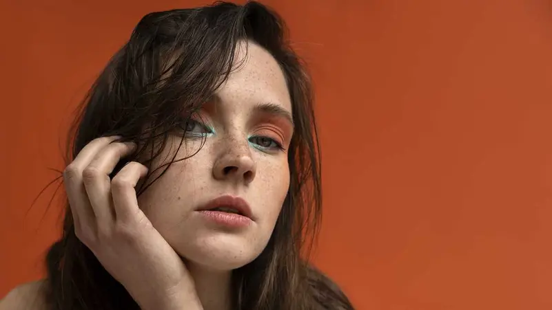 للتخلص من البقع الداكنة.. 4 مكونات فعالة.