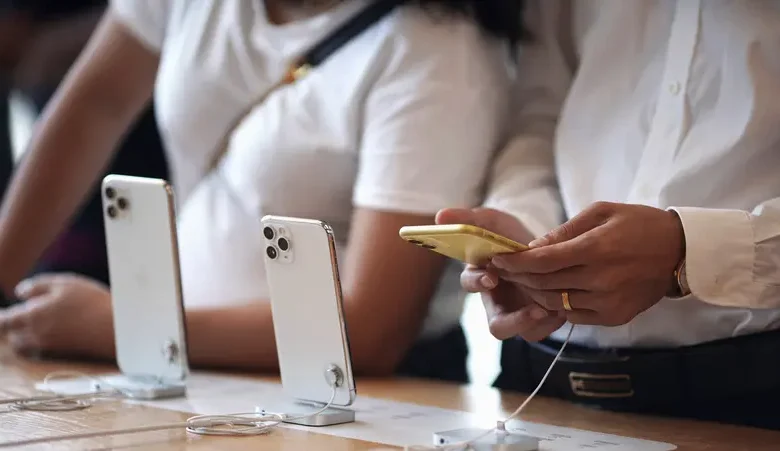 معركة جديدة تشتعل بين "أبل" و"غوغل"