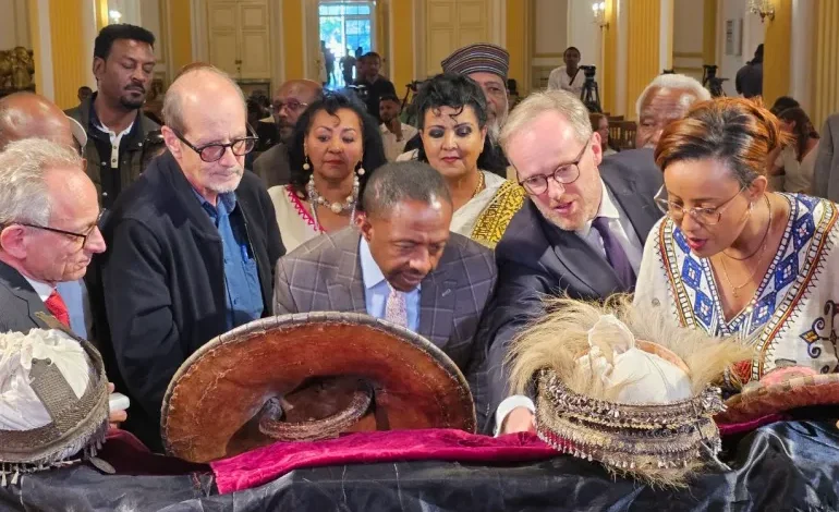 ألمانيا تعيد كنوزا لبلد افريقي بعد 100 سنة