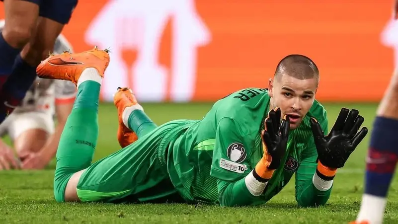 "اتهموه بالفاشية"".. حارس باريس "محبط" و"غاضب"