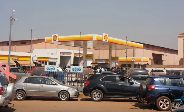 دول غربية تحث رعاياها على مغادرة مالي