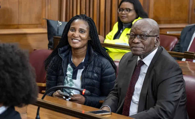 مزاعم عن تورط ابنة زوما في تجنيد مرتزقة لحرب أوكرانيا