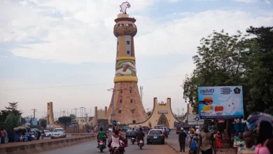 عودة جزئية للحياة في مالي وسط حصار مسلح وأزمة وقود خانقة