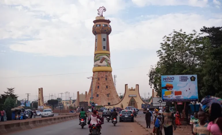 عودة جزئية للحياة في مالي وسط حصار مسلح وأزمة وقود خانقة