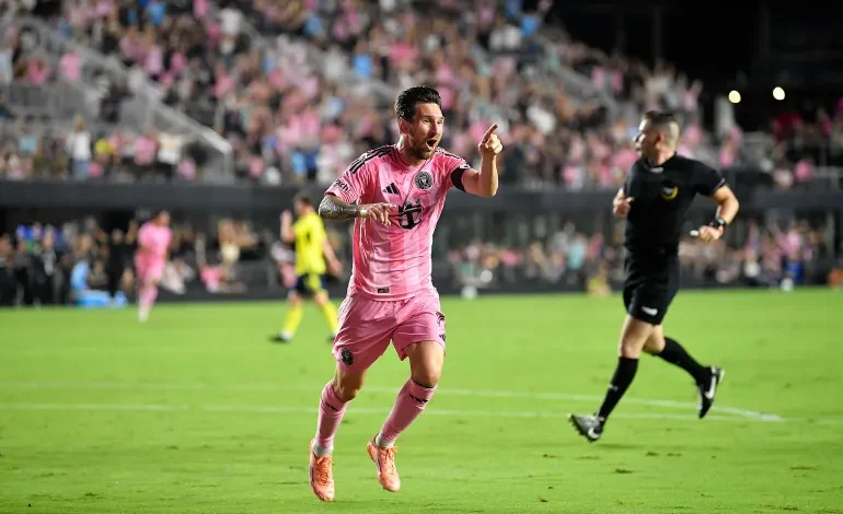 ميسي يصل إلى 400 تمريرة حاسمة