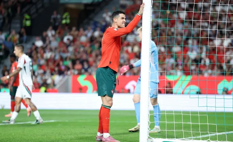 طلب غريب وغير متوقع لرونالدو قائد البرتغال من جماهير أيرلندا