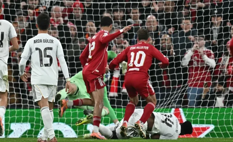 أتلتيكو يسخر من جاره ريال مدريد