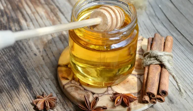 شاي القرنفل والقرفة لعلاج خمول منتصف النهار