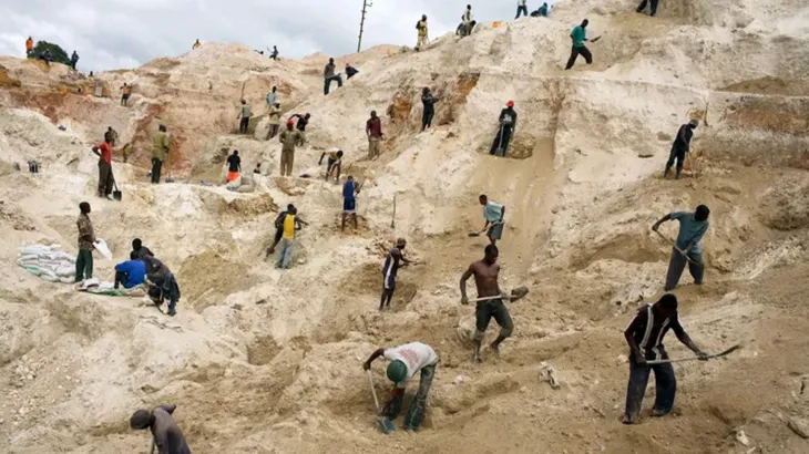 حزن وغضب على المنصات بعد وفاة العشرات بانهيار منجم نحاس بالكونغو