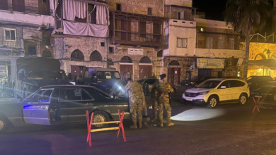 الجيش يوقف أشخاص من جنسيات مختلفة