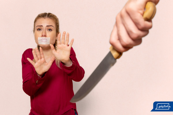 حرية الفتيات مقابل "شرف الأسرة": جــ .رائــ . م الشرف تتربص بالشابات في أوروبا