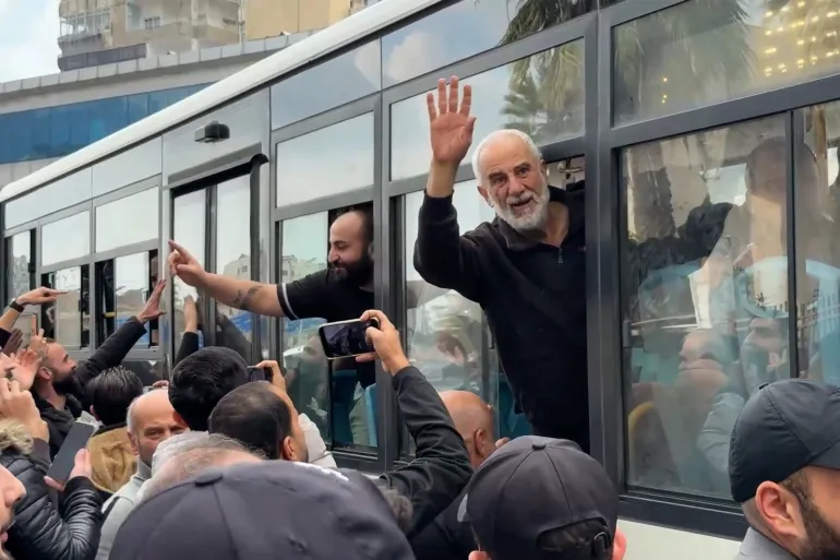 سوريا.. الافراج عن 70 عسكريا لعدم تورطهم بجرائم حرب