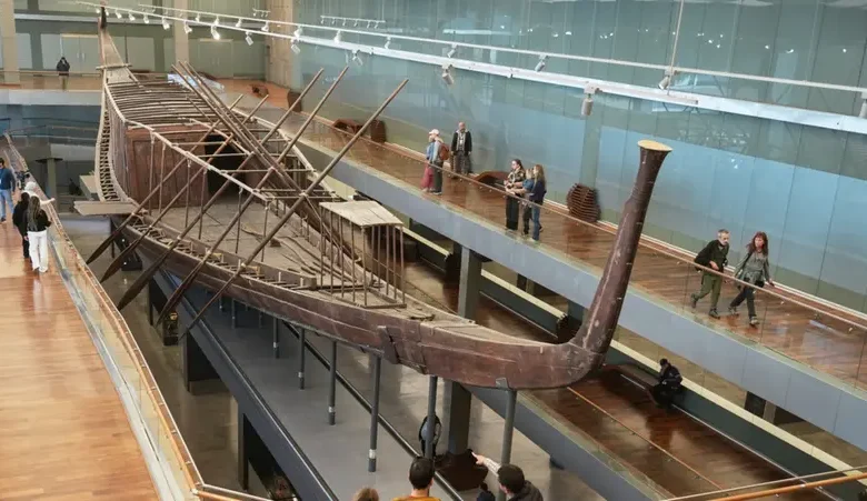 بالصورة: قارب الفرعون خوفو يُبعث من جديد