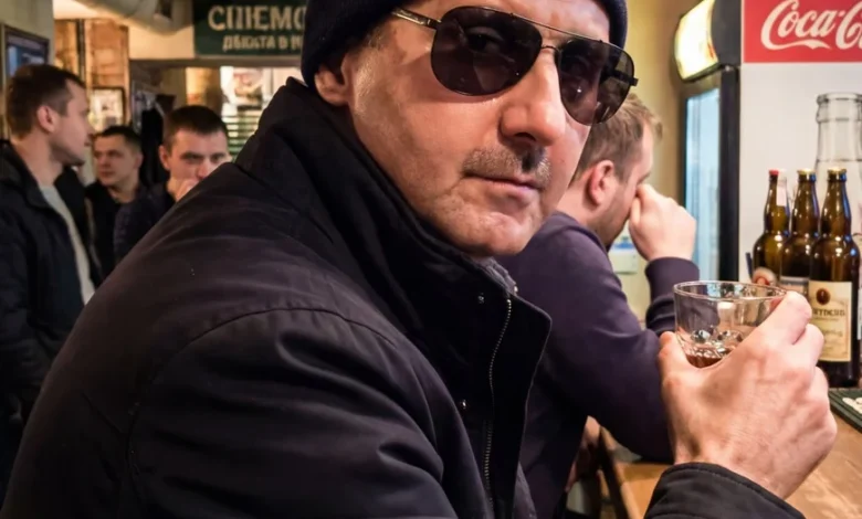 صورة لبشار الأسد في موسكو تثير الجدل