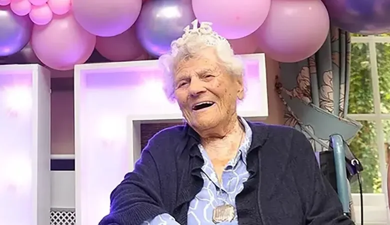 أكبر معمرة في العالم تكشف سر "العمر الطويل"