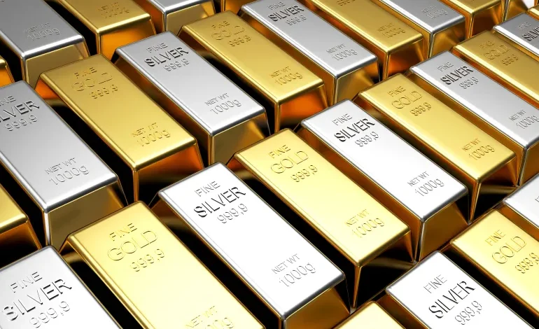 الذهب يرتفع والفضة إلى مستوى قياسي